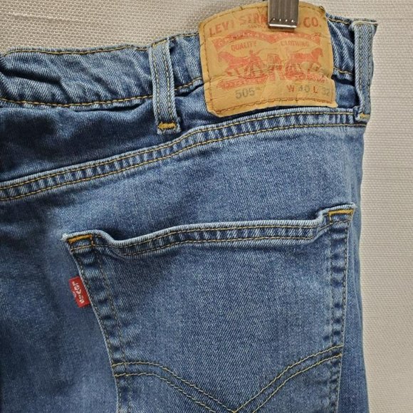 Levis 505 Jeans Mens 40x32 Blue Denim Medium Wash - Picture 3 of 9